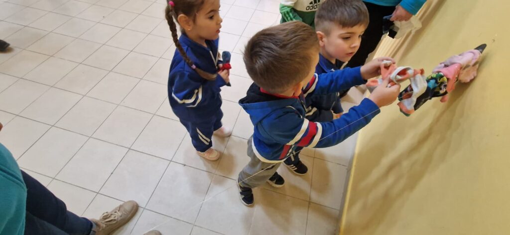 Giornata dei Calzini Spaiati Montalcini Calzini Spaiati4 1024x473